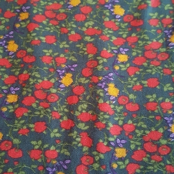 Tc lularoe leggings. Like new. Tiny flowers - Picture 1 of 3